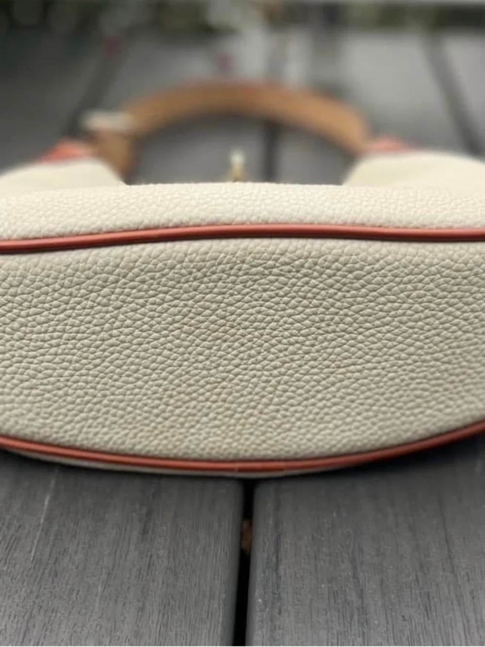 Dooney & Bourke Turnlock Hobo in Excellent Condition